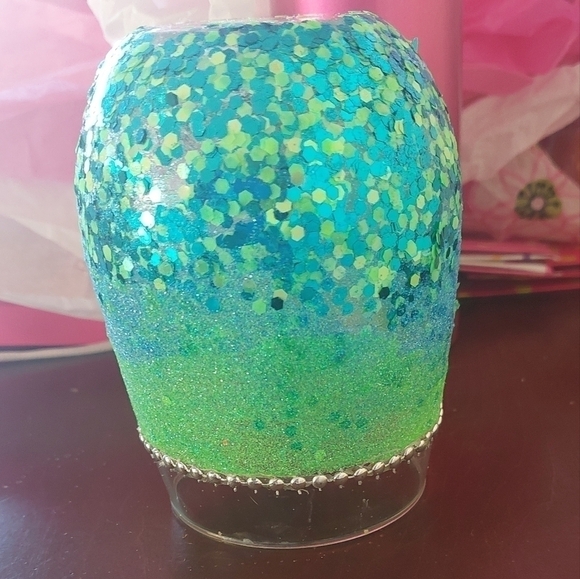 HANDMADE blue and green Glitter Ombré Wine Glass - Picture 6 of 8